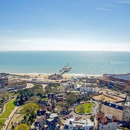 Flat-B, 4 Adults, 20 Mins To Beach, Netflix, Wifi, Sleeps 4 Adults Bournemouth Kültér fotó