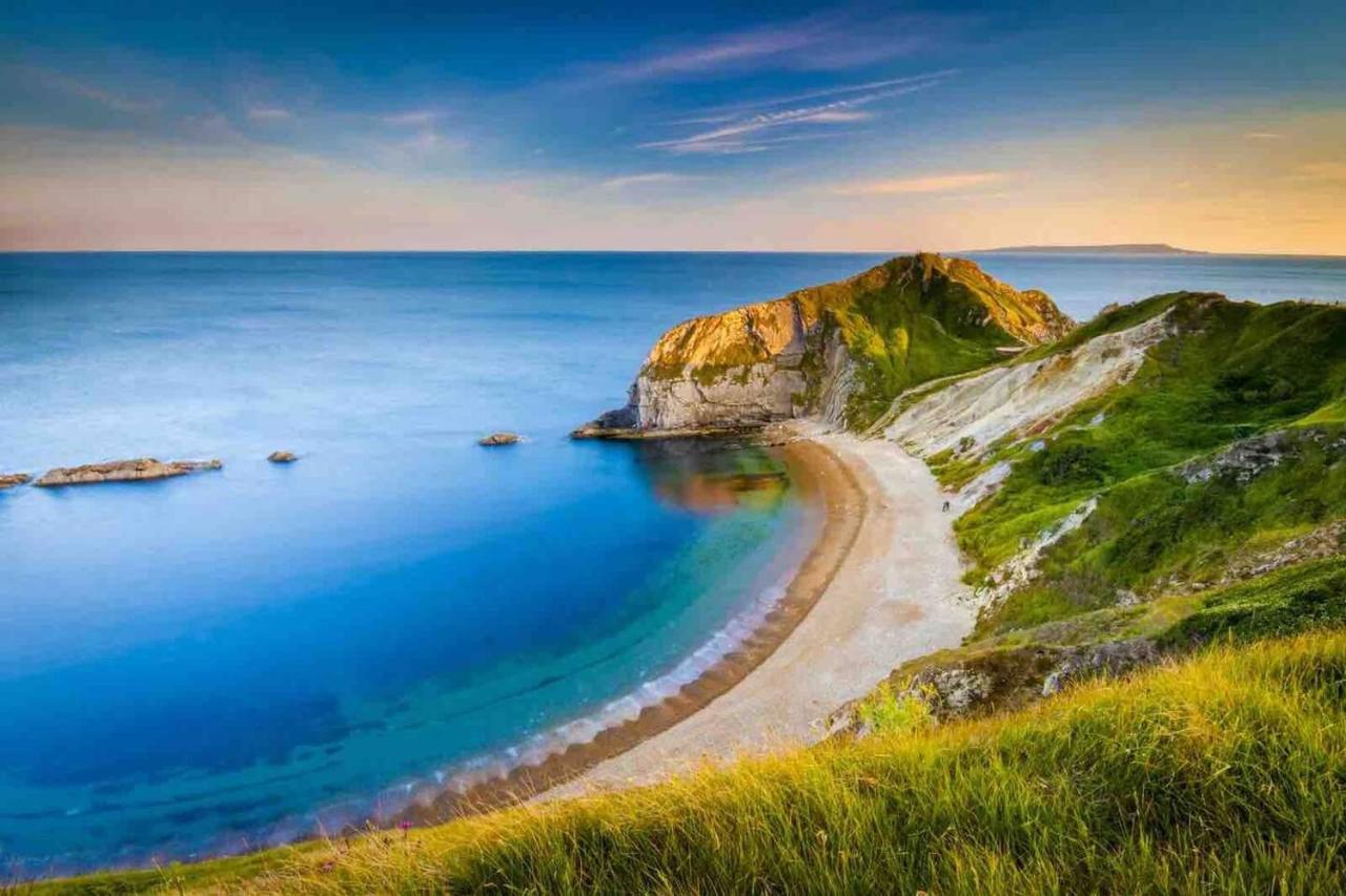Flat-B, 4 Adults, 20 Mins To Beach, Netflix, Wifi, Sleeps 4 Adults Bournemouth Kültér fotó